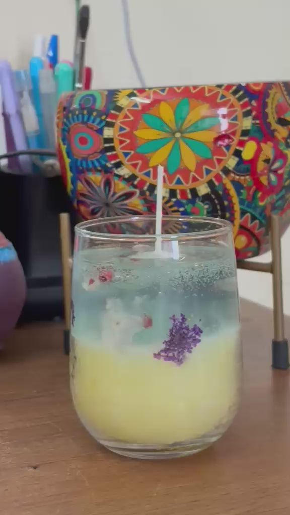 🕯️ Blossom Glow Dual-Tone Candle